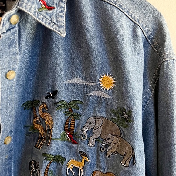 Let’s Quinn Again Vintage Noah’s Ark Button Up - Picture 4 of 4